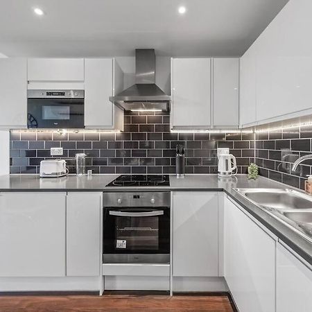 New Apartment 20 Mins From Waterloo London Bp36 Eksteriør bilde
