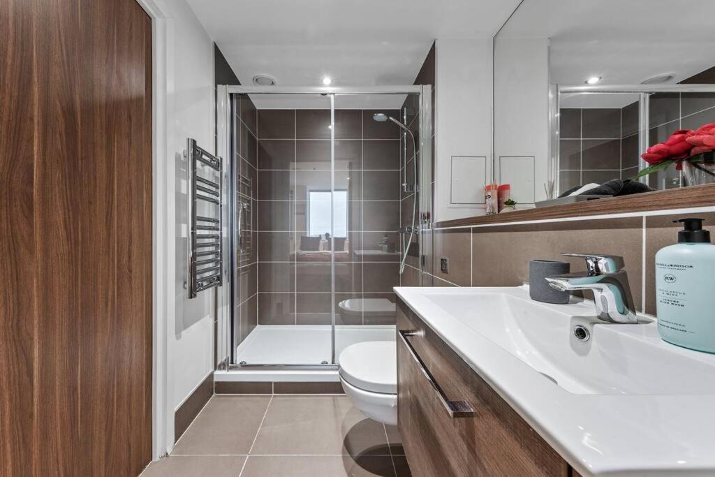 New Apartment 20 Mins From Waterloo London Bp36 Eksteriør bilde