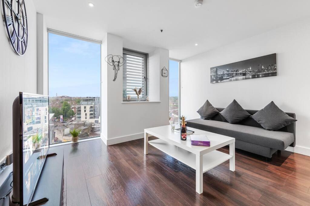 New Apartment 20 Mins From Waterloo London Bp36 Eksteriør bilde